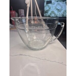 Anchor Hocking 8 Cup 2 Quart Glass Measuring Batter Bowl with Handle Spout USA